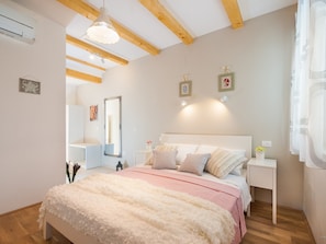 Classic Double Room, City View | In-room safe, desk, blackout drapes, iron/ironing board