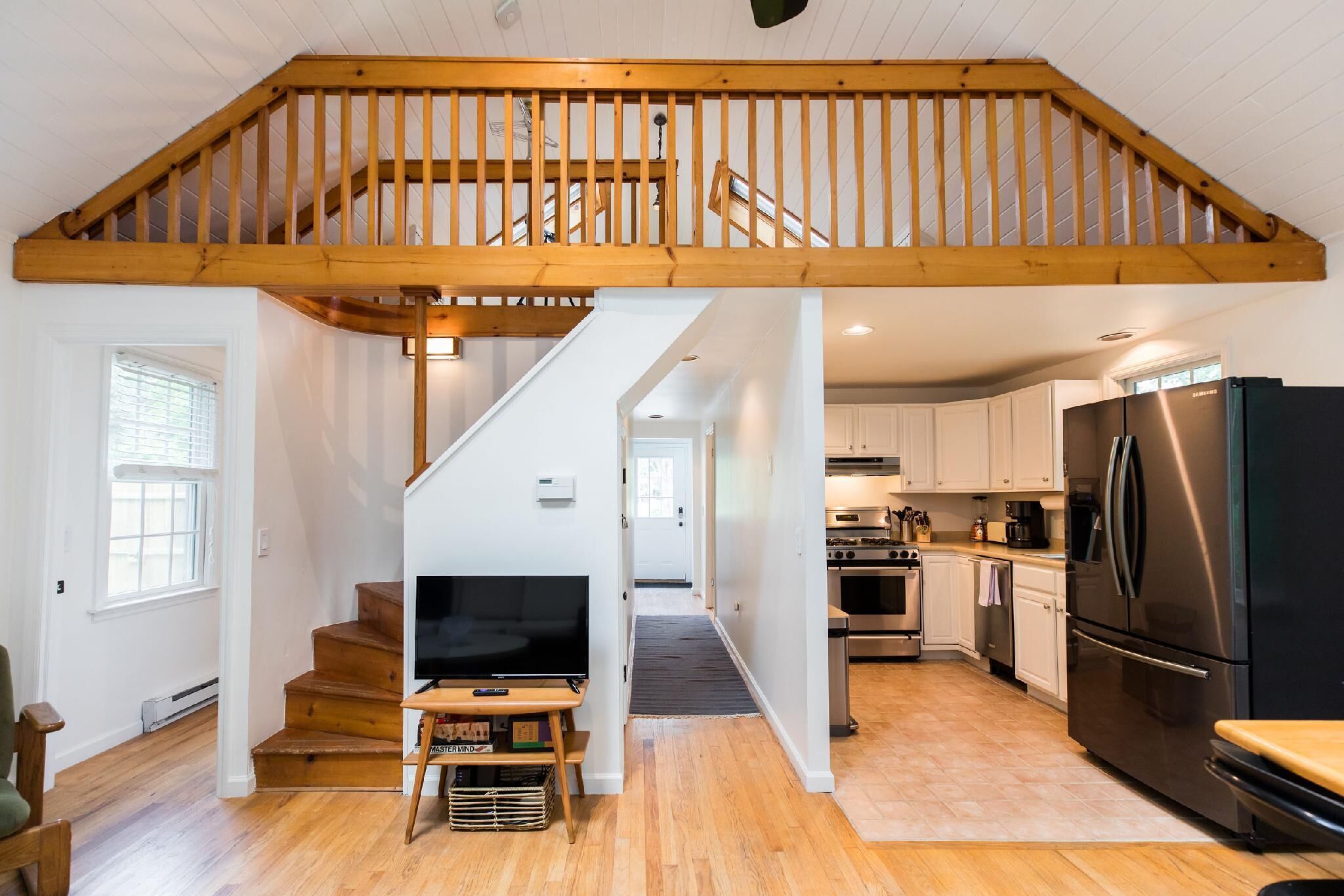 Accord Church House: Renovated Church w/ Hot tub, Skylights and Spacious Solarium