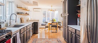 Rondout Retreat: Cold Weather Oasis with Hot Tub, Sauna and Fire Pit