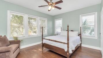 4 bedrooms, free WiFi, bed sheets