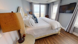 3 bedrooms, iron/ironing board, free internet, bed sheets