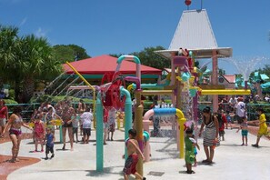 Children’s area - Hibiscus Hideaway (Tarpon Springs)