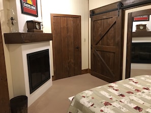 2 quartos, escrivaninha, Wi-Fi de cortesia, roupa de cama
