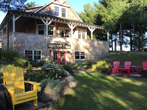 Rockcliffe House, Private Guest Suite on Brandy Lake