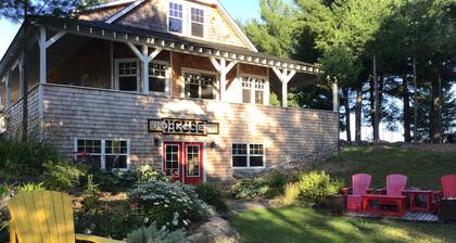Rockcliffe House, Private Guest Suite on Brandy Lake