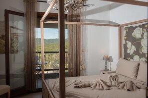 2 chambres, fer et planche à repasser, lit de bébé portatif