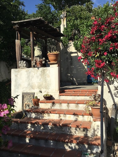 appartement T1 33m2 au calme tonnelle ombragée