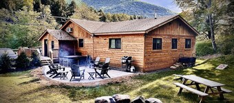 Ultimate Cabin Getaway with Hot-Tub and Fire Pit