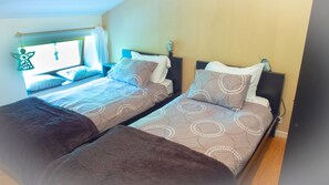 2 bedrooms, iron/ironing board, travel cot, free WiFi