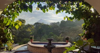 Parrot Suite: Encantada Arenal Adults Only, Wildlife Sanctuary, B&B, Enjoy More!