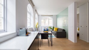 Interior - Plum Guide - November Song (London)