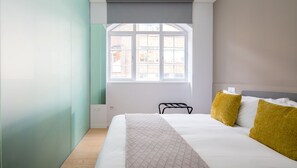 1 bedroom, iron/ironing board - Plum Guide - November Song (London)