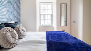 1 bedroom, iron/ironing board - Plum Guide - Let's Go Fly A Kite (Edinburgh)
