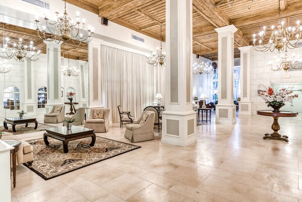 المنشأة من الداخل