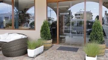 Pintu masuk properti