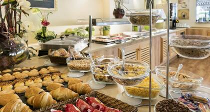 Nura Santa Ponsa Pins