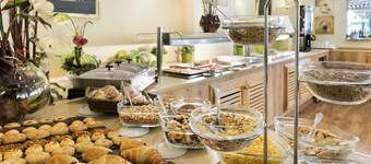 Nura Santa Ponsa Pins