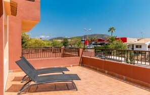 Allergitestet sengetøy, safe på rommet, skrivebord og blendingsgardiner