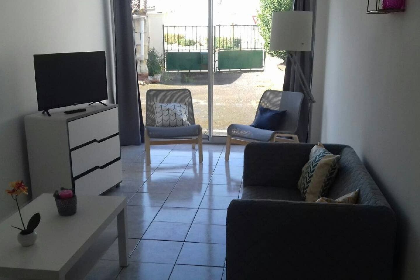 Maison de Bourg Spacieuse, 6 Personnes Deux-sèvres