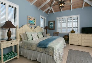 3 chambres, coffres-forts dans les chambres, bureau