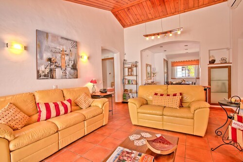 Villa Dela by Villa Plus