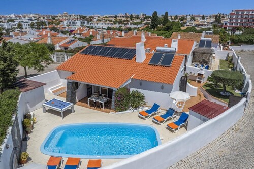 Villa Dela by Villa Plus