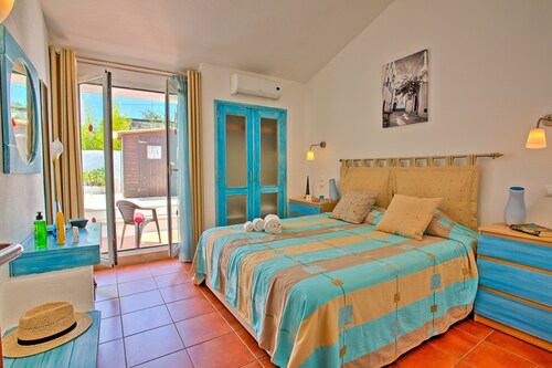 Villa Dela by Villa Plus