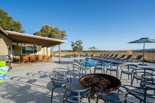 Orchard House - Country setting for a get away gathering!