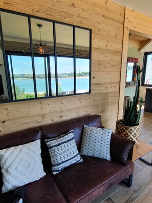 Televisor i oficines