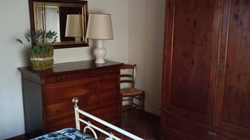 1 Schlafzimmer, BĂŒgeleisen/BĂŒgelbrett, kostenloses WLAN, BettwĂ€sche