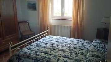 1 chambre, fer et planche Ă repasser, Wi-Fi gratuit, draps fournis