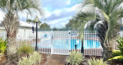 Beachside Villa South of 30A - 1 Minute Walk to Seagrove Beach