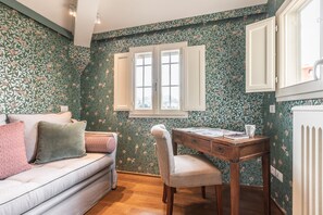 Fernseher, DVD-Player, Stereoanlage