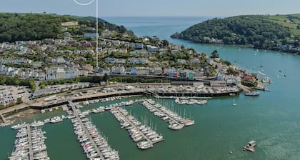 Waterview House - River Views - Free WiFi - Coffee Machine