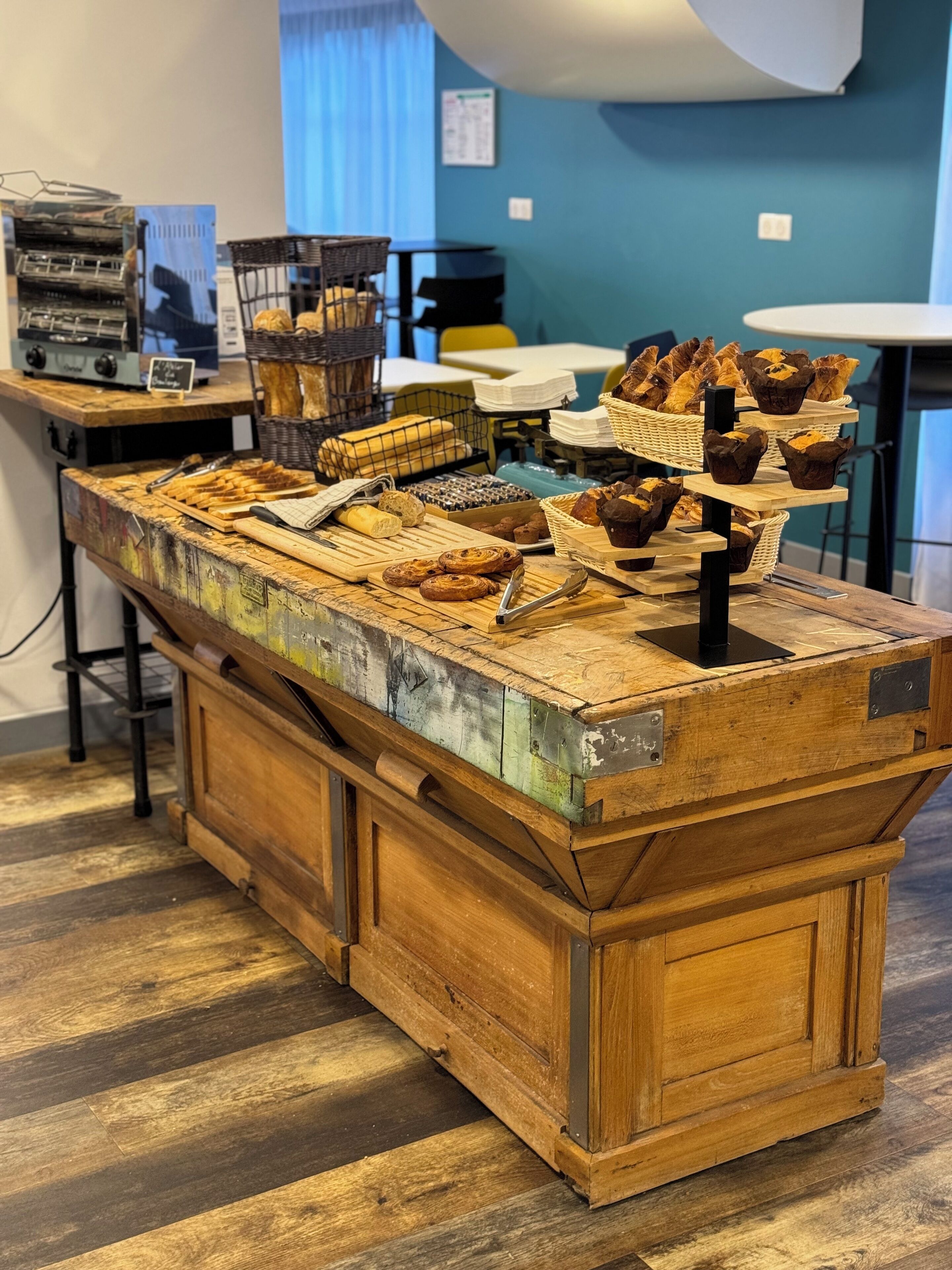 daily buffet breakfast (eur 13 per person)