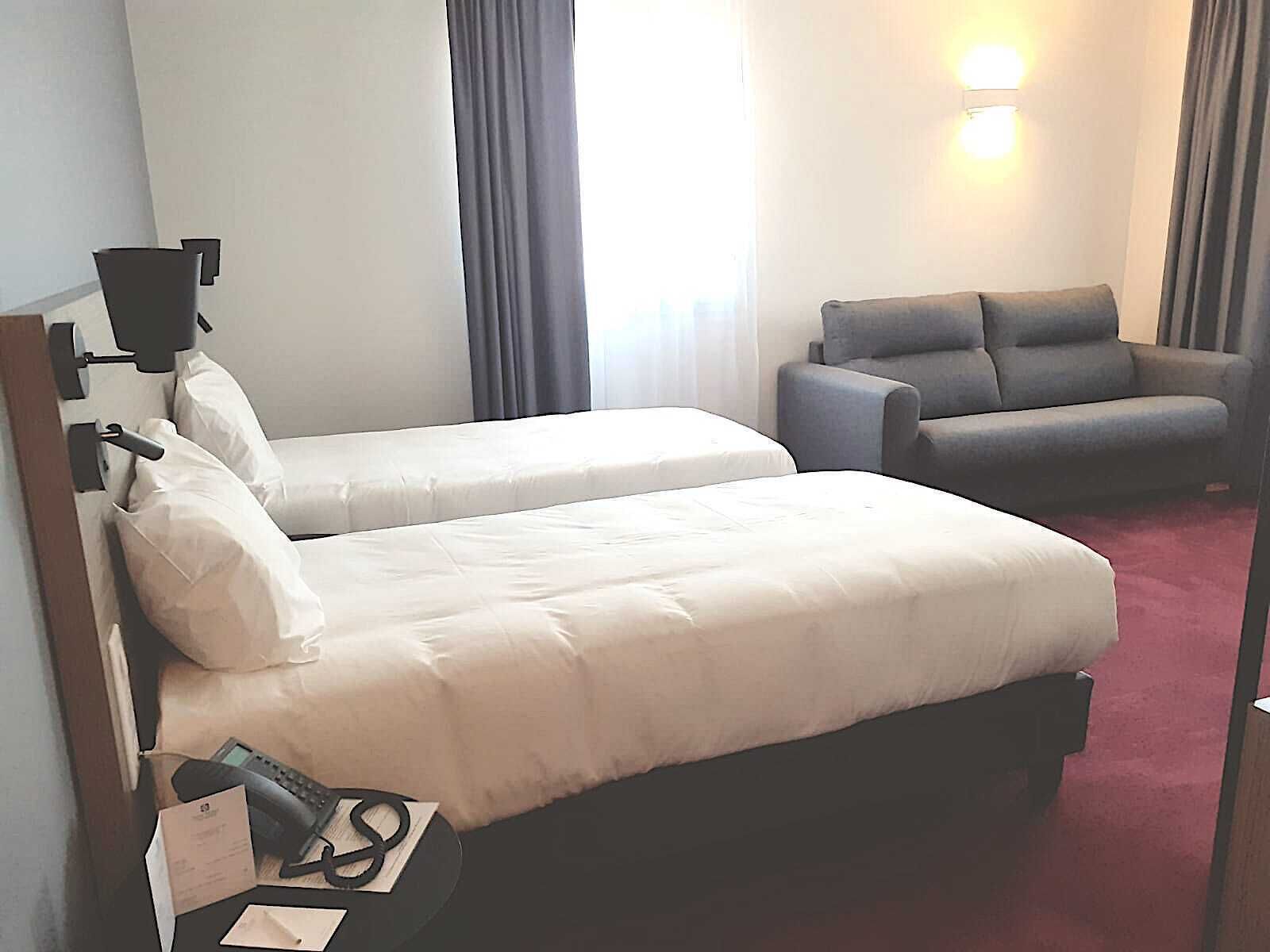 family room, non smoking (with sofabed) | in-room safe, blackout curtains, soundproofing, iron/ironing board