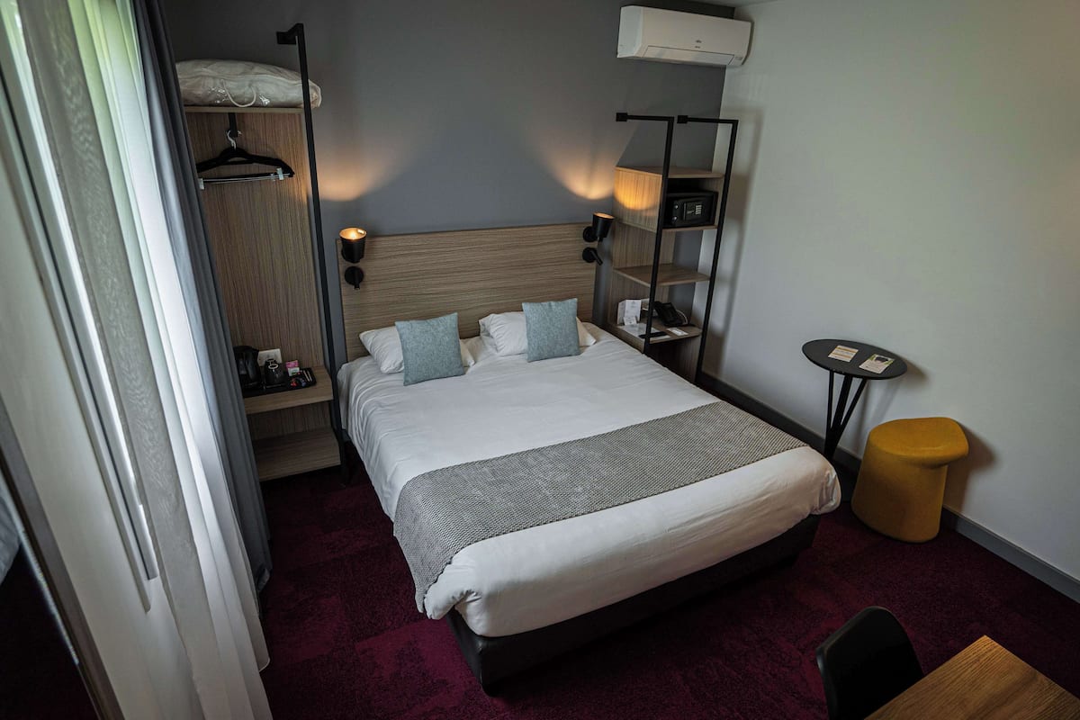 In-room safe, blackout curtains, soundproofing, iron/ironing board