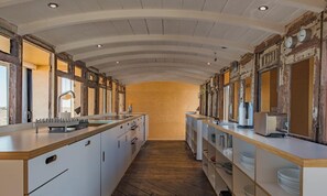 Fridge, oven, dishwasher, coffee/tea maker