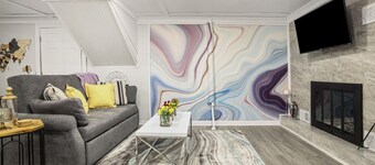 Stylish DU Apt. - Business Traveler - Sleeps 4