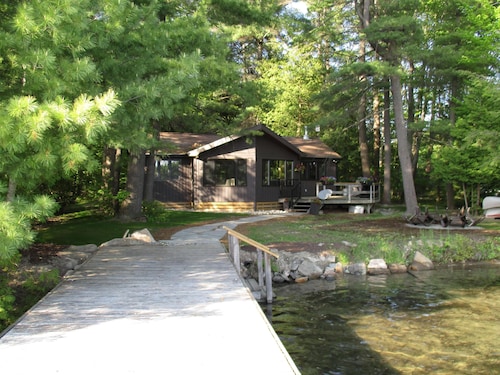 Clear Lake Muskoka Cottage - Patricia's Place