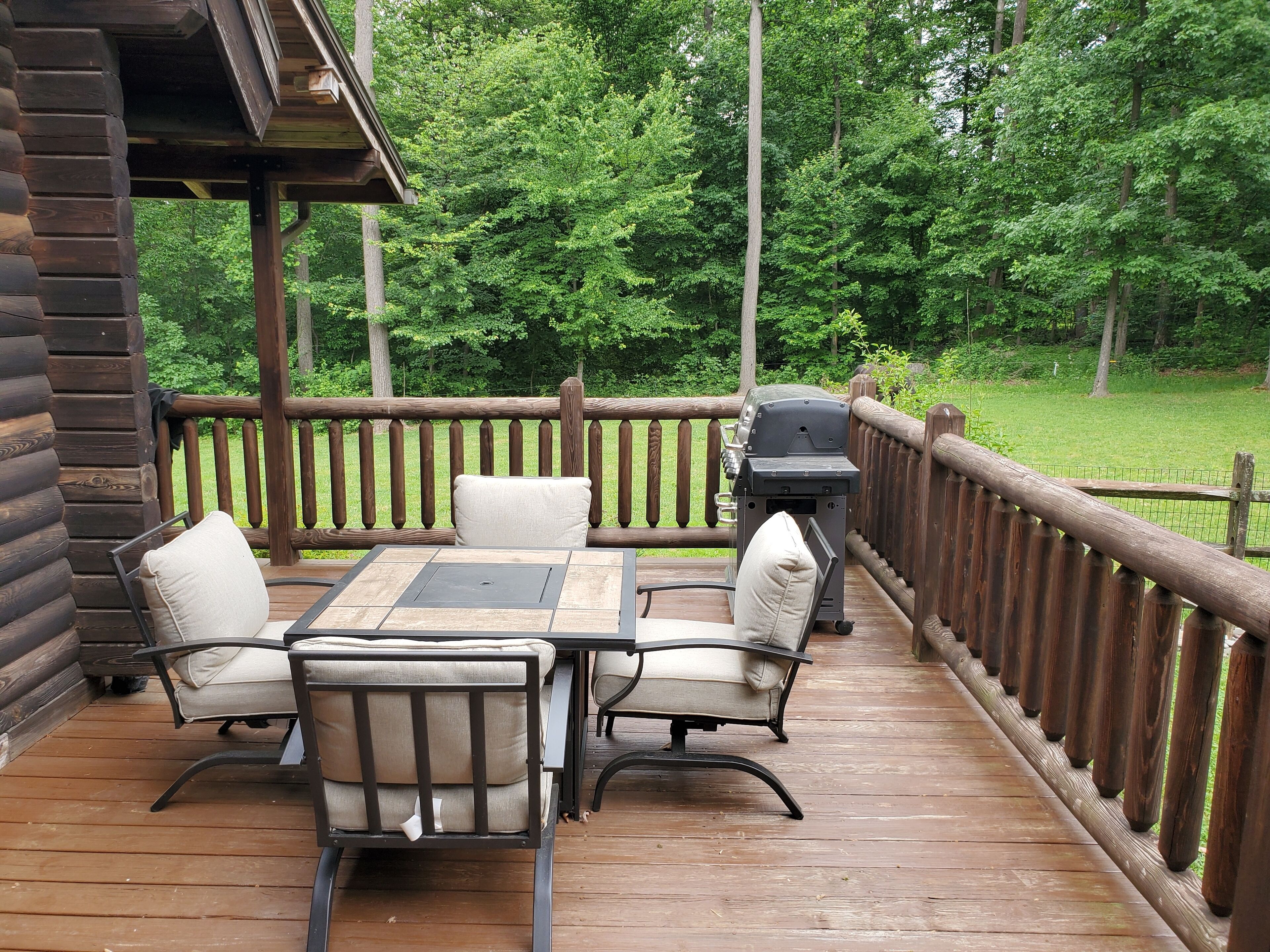 Spring Acre Log Cabin