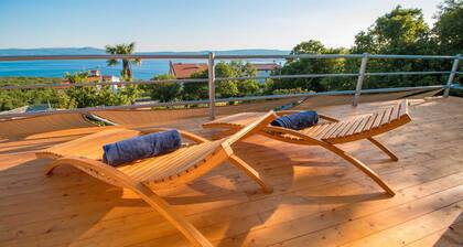Villa Evergreen with Pool