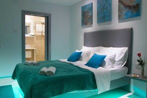 4 bedrooms, iron/ironing board, free WiFi, bed sheets