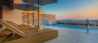 Luxury Villa Cesarea with Pool