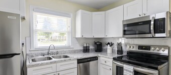 Renovated! 12 minutes from South End CLT!