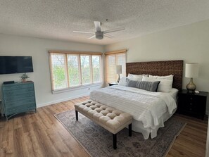 2 bedrooms, desk, iron/ironing board, free WiFi