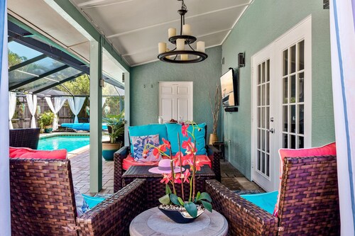 Relax & Recharge- Heated Pool and 1.7 mi to beach!