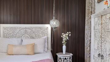 1 habitación, tabla de planchar con plancha, internet y ropa de cama