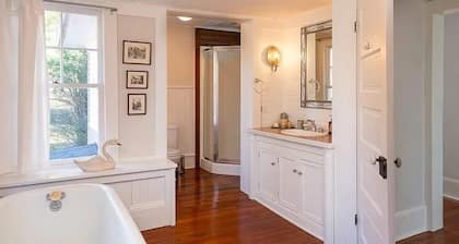 Renovated Duplex in Historic Old Salem Home
