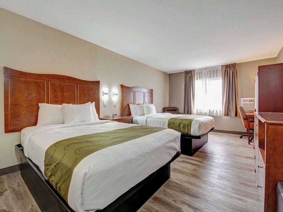 Phòng Tiêu chuẩn, 2 giường đôi, không hút thuốc | Khu vực làm việc phù hợp cho laptop, màn/rèm cản sáng